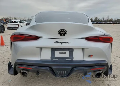 2021 Toyota Supra Base z USA, uszkodzony, nr VIN WZ1DB0C08MW036353